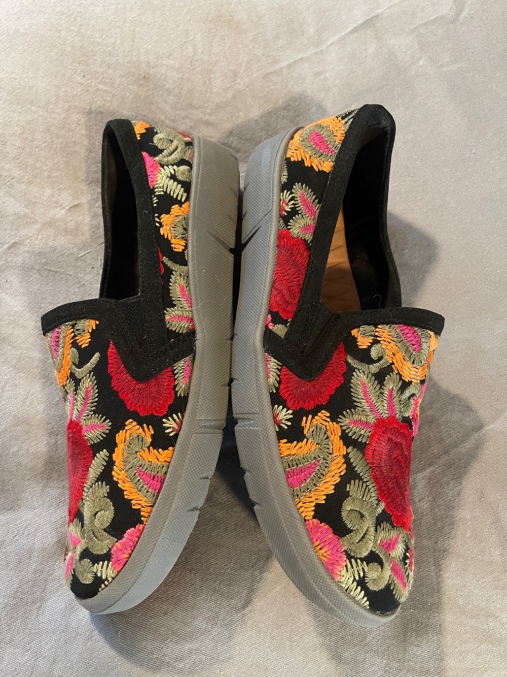 BareTraps Black Slip-On Flats with Red Floral Embroidery - Picture 3 of 8